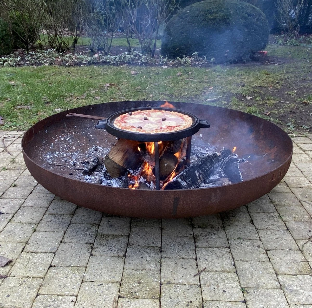 Chefs Cuisine Gietijzeren Grillpan - Grillpan Gietijzer - Gietijzer Bbq Grillpan - Gietijzeren Grillplaat - Pizzasteen - Plancha Gietijzer - Gietijzeren Bakplaat - Rond 36 Cm - Dubbelzijdig 6 Chefs Cuisine Gietijzeren Grillpan - Grillpan Gietijzer - Gietijzer Bbq Grillpan - Gietijzeren Grillplaat - Pizzasteen - Plancha Gietijzer - Gietijzeren Bakplaat - Rond 36 Cm - Dubbelzijdig - Afbeelding 4