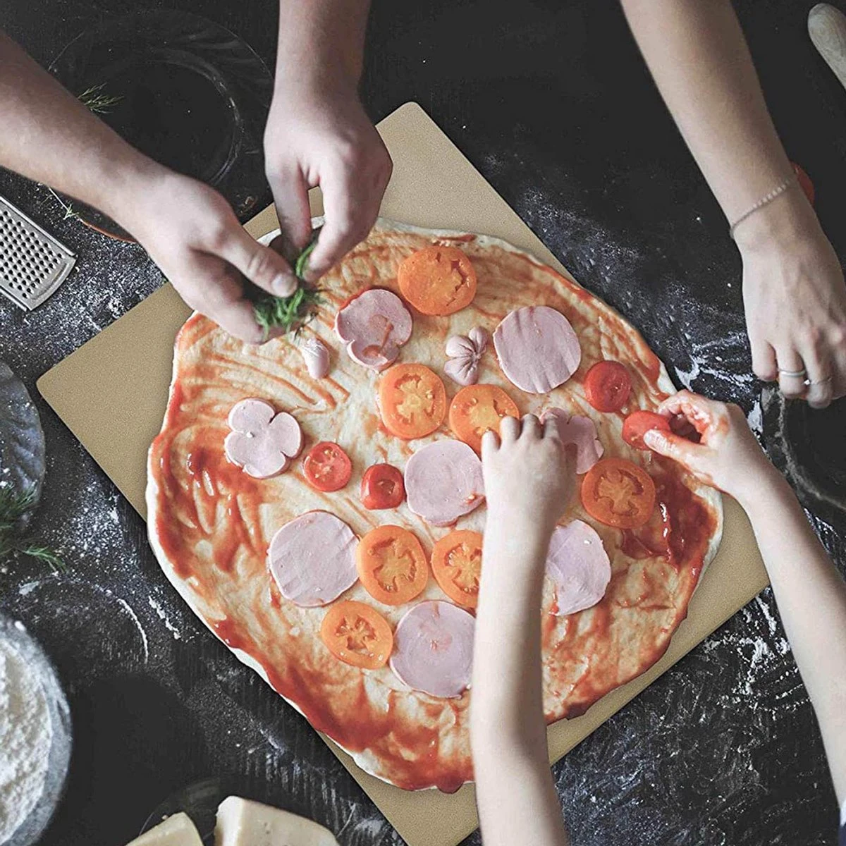 Buxibo 2in1 Pizzasteen - Voor BBQ & Oven - Inclusief Serveer Plank - Pizzabord/Pizzaplank - 30.5 X 38.1 X 1.4 Cm 4 Buxibo 2in1 Pizzasteen - Voor BBQ & Oven - Inclusief Serveer Plank - Pizzabord/Pizzaplank - 30.5 X 38.1 X 1.4 Cm - Afbeelding 2