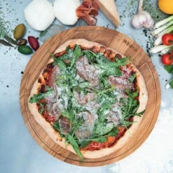 Boska Pizzaplank Friends L - BBQ Accessoires - Eikenhout - Handige Opvanggeul - Ø 34 Cm -Merkloos Winkel 1200x1200 593