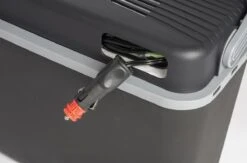 Bo-Camp Elektrische Autokoelbox Arctic - 12 Volt - 12 Liter - Zwart/Grijs -Merkloos Winkel 1200x794 3