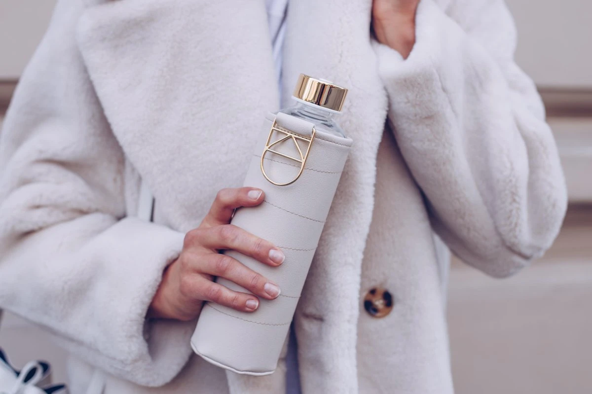 Equa Glazen Waterfles 750 Ml Mismatch Met Hoes - Beige 15 Equa Glazen Waterfles 750 Ml Mismatch Met Hoes - Beige - Afbeelding 13