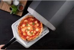 Ooni Pizzaschep Aluminium - Perforated Pizza Peel 12 Inch -Merkloos Winkel 1200x806 2