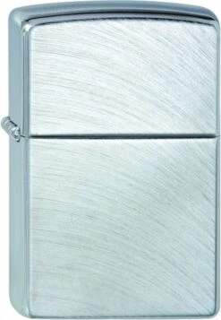 Zippo Lighter Polished Chrome -Merkloos Winkel 831x1200 1