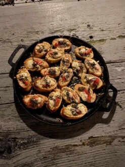 Valhal Outdoor Skillet / Plancha / Koekenpan - Gietijzer - Diameter 35cm, Twee Handvatten, VH35F -Merkloos Winkel 900x1200 26