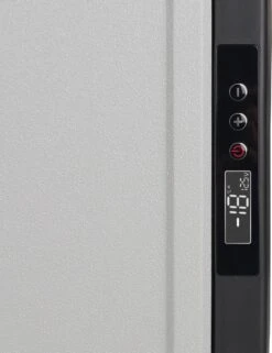 Campart Koelbox XXL CB-8695 – Koelen En Vriezen – LED Display Met Digitale Temperatuurweergave - Coolbox 230V En 12V - 35 Liter - Zwart 13 Campart Koelbox XXL CB-8695 – Koelen En Vriezen – LED Display Met Digitale Temperatuurweergave - Coolbox 230V En 12V - 35 Liter - Zwart -Merkloos Winkel 923x1200 2